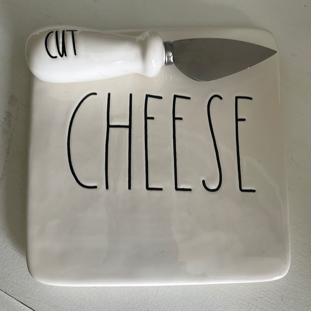 Rae Dunn Mini Cheese board with knife